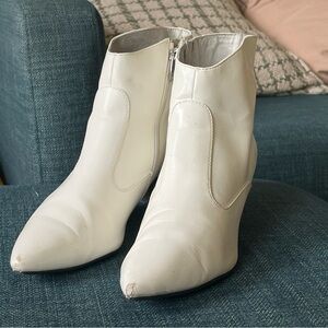 Tamaris Cream Pointed-Toe Ankle Boots with Side Zip